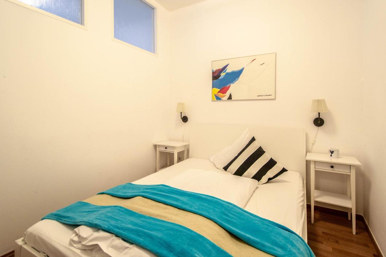 פראג Labyrinth Apartments By Ruterra מראה חיצוני תמונה