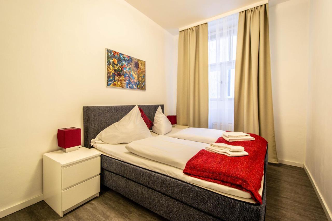 פראג Labyrinth Apartments By Ruterra מראה חיצוני תמונה