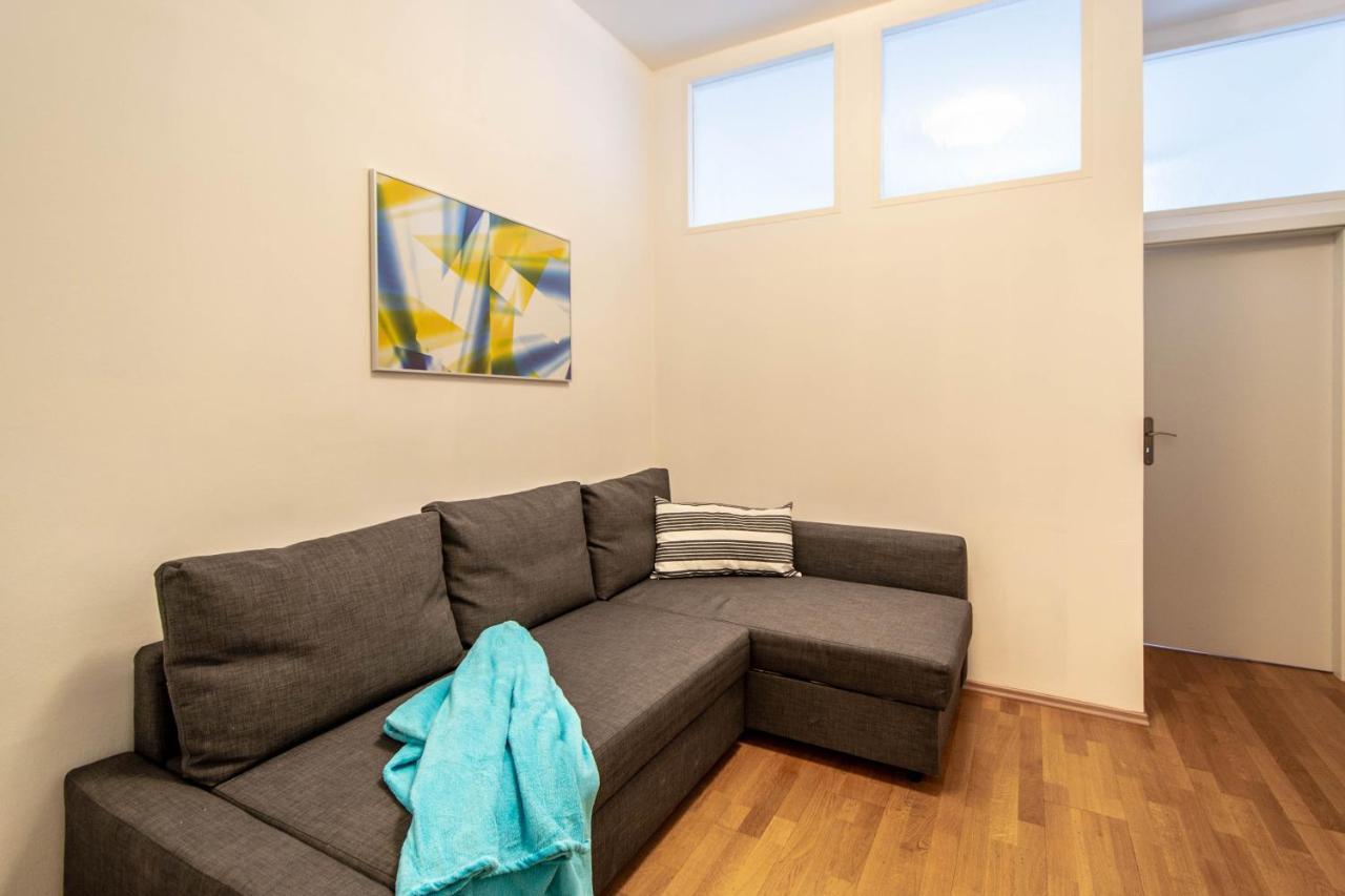 פראג Labyrinth Apartments By Ruterra מראה חיצוני תמונה